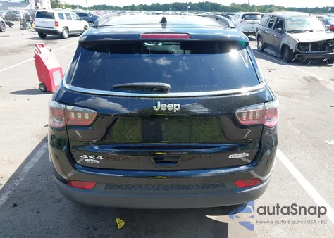 2020 Jeep Compass Latitude 4X4 z USA, uszkodzony, nr VIN 3C4NJDBB5LT155188
